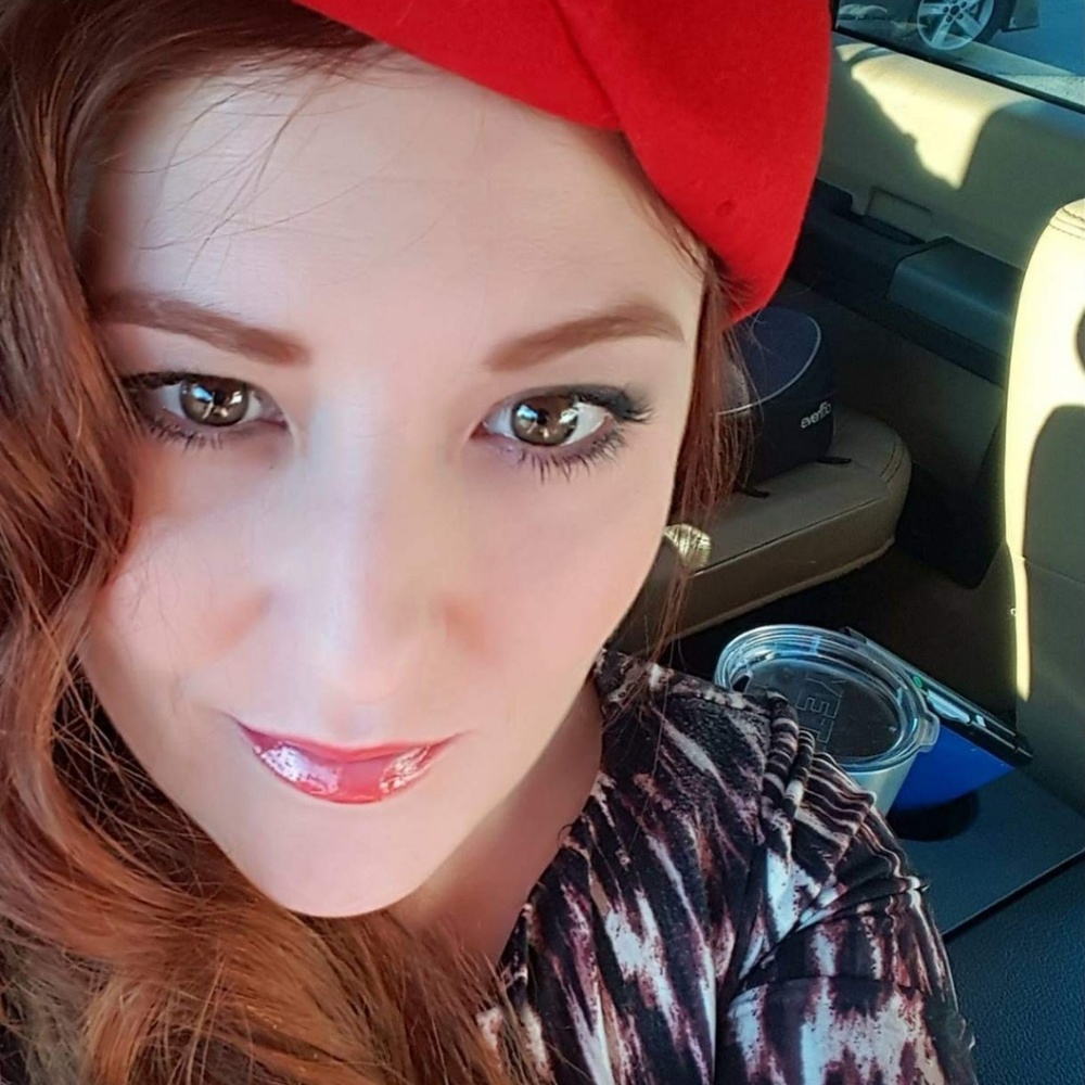 Meet your Posher, Laura